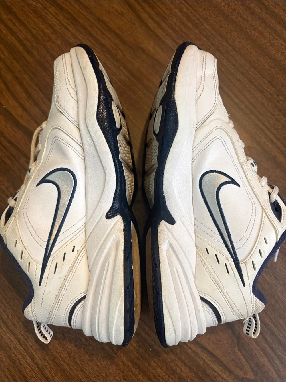 Nike Air Monarch IV Size 7.5 White and Navy Men’s Athletic Sneakers 415445-102